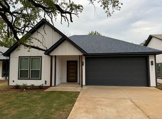 711 E Hanna St, Denison, TX 75021
