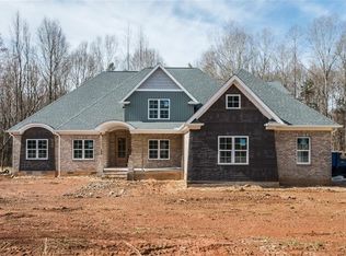 5067 Harvestview Dr, Mebane, NC 27302