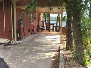 675 Crystal Lake Rd E, Burnsville, MN 55306