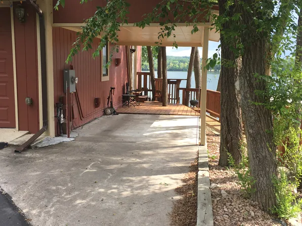 675 Crystal Lake Rd E, Burnsville, MN 55306