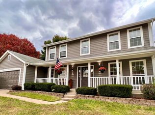 2704 Chapel View Dr, Florissant, MO 63031
