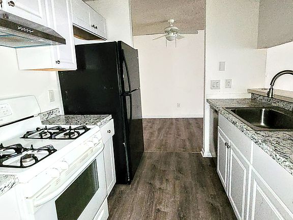 5th image of 126 Sussex Pl #126