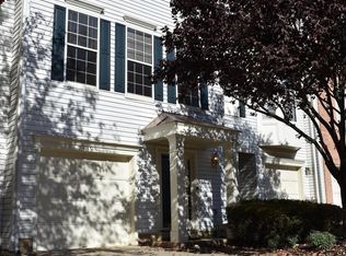 2439 Clover Field Cir, Herndon, VA 20171