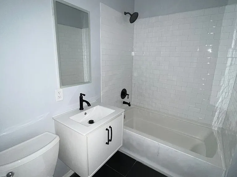 302-304 Howard Ave — Photo 11
