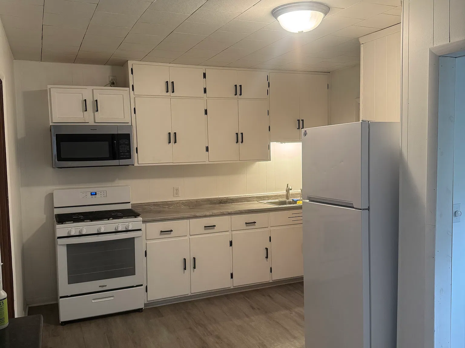1 bed, 1000 sqft, $650 — Photo 1