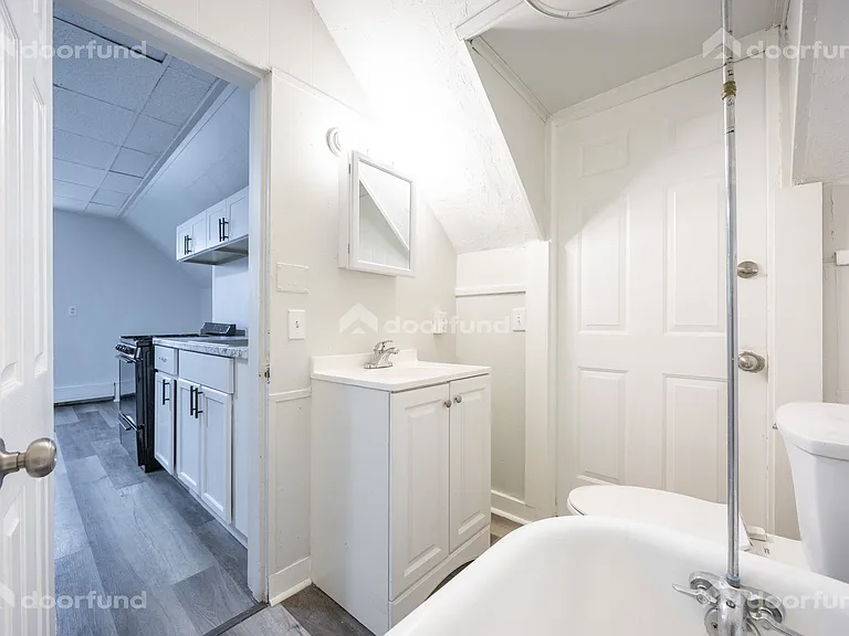 377 Union Ave #7 — Photo 14