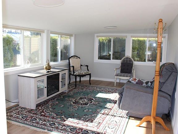 4th image of 415 Commonwealth Rd #543