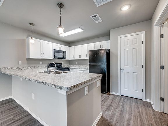 3rd image of 6108 Abrams Rd APT 218