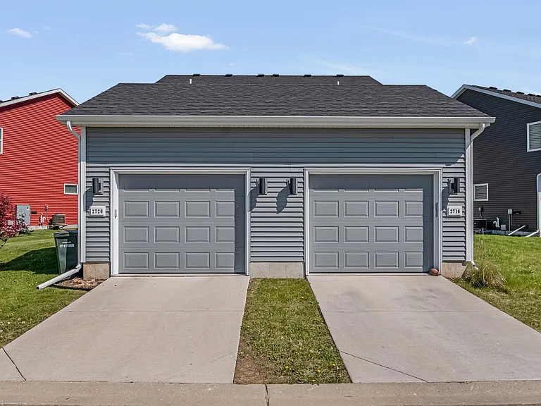2720 Spark St — Photo 3
