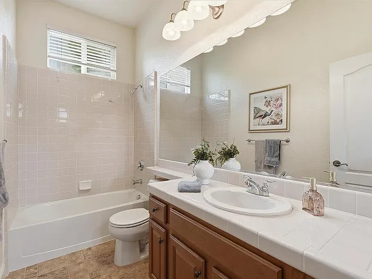 492 Lone Spur Dr — Photo 10