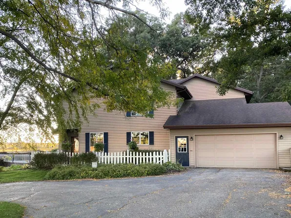 5301 N Scharine Rd, Whitewater, WI 53190