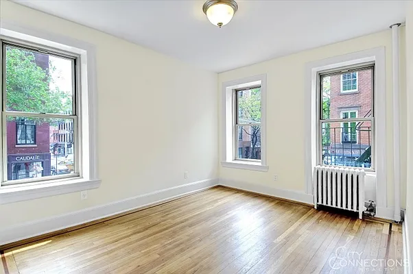 Rented by City Connections Realty | media 32