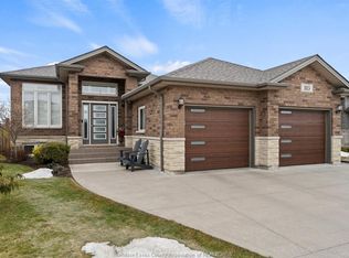 113 Golfview Dr, Kingsville, ON N9Y 0A6