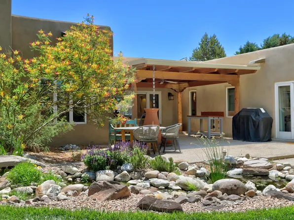 125 Martha Ct, Corrales, NM 87048