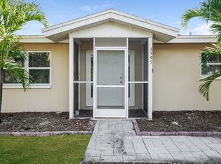 5595 Sunrise Dr, Fort Myers, FL 33919