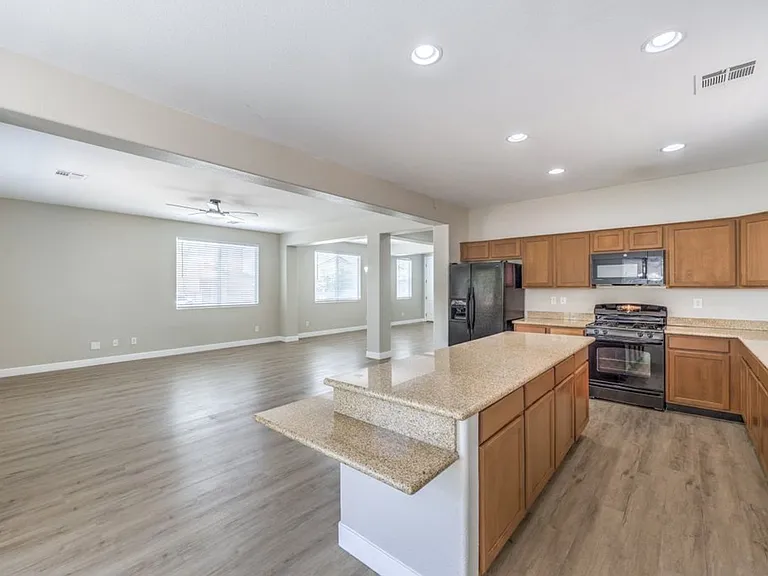 146 Augusta Course Ave — Photo 10