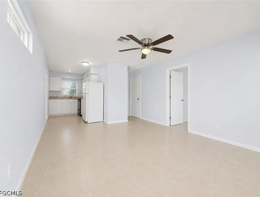 2 bed, 1.0 bath, 729 sqft, $1,095 — Photo 2