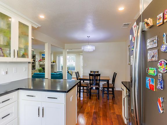 4th image of 1057 Regency Knoll Dr