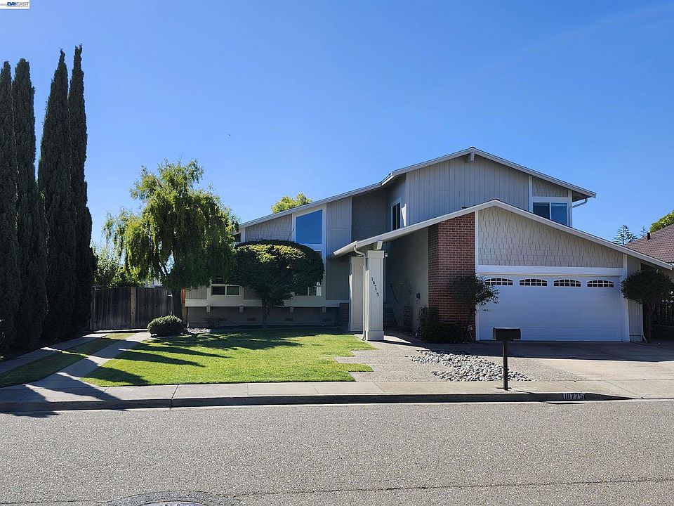 1st image of 18775 E Cavendish Dr