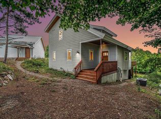 3081 Lakeview Dr, Beulah, MI 49617