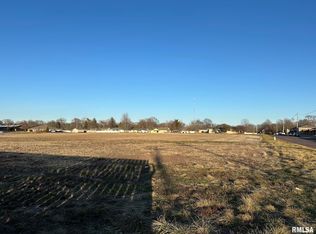 4 Harris Rd, East Peoria, IL 61611