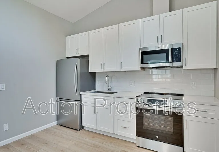 368 Camille Ct — Photo 9