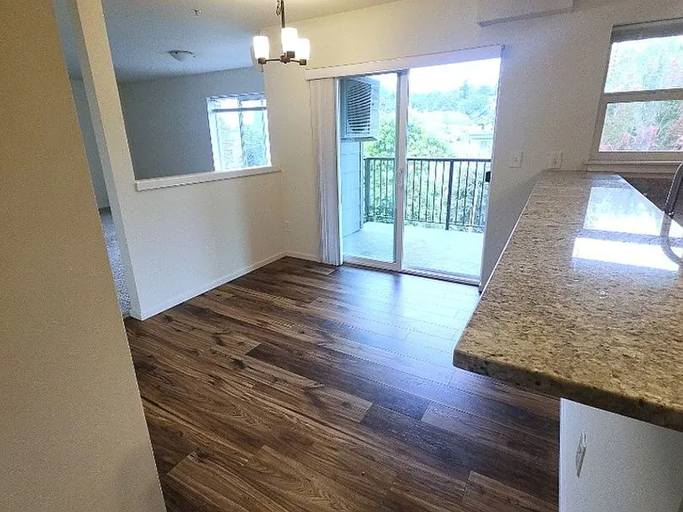 Kendal Court Apartments, 2 Bedroom, 1 Bathroom Apartments for Rent! — Photo 51