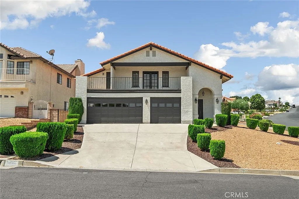 3 bed, 2359 sqft, $3,000 — Photo 1