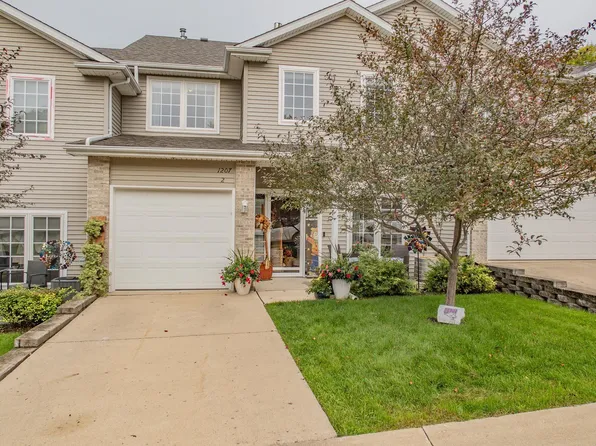 1207 Eloise St Unit 2, Okoboji, IA 51355