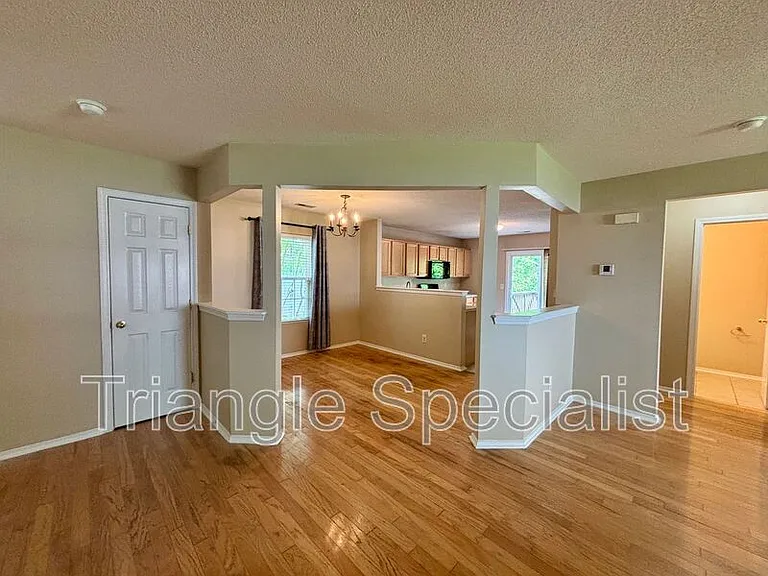7 Thorton Ct — Photo 6