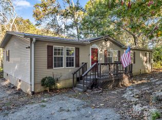 30 Providence Dr, Flat Rock, NC 28731