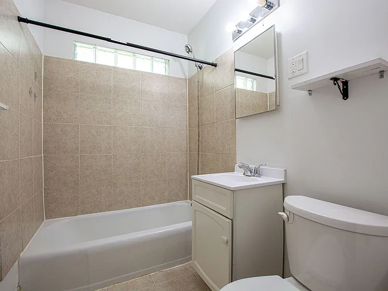 3605 S 82nd St — Photo 16