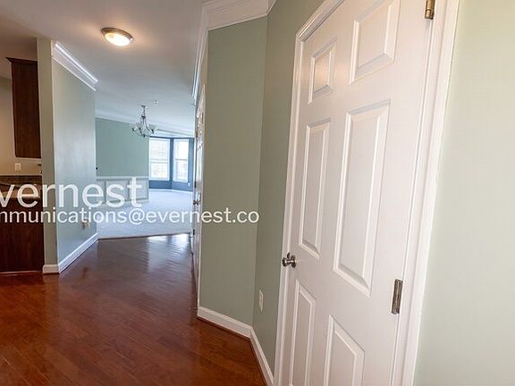 4th image of 701 Cobblestone Blvd Unit 212