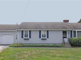 32 Mill Ln, Portsmouth, RI 02871