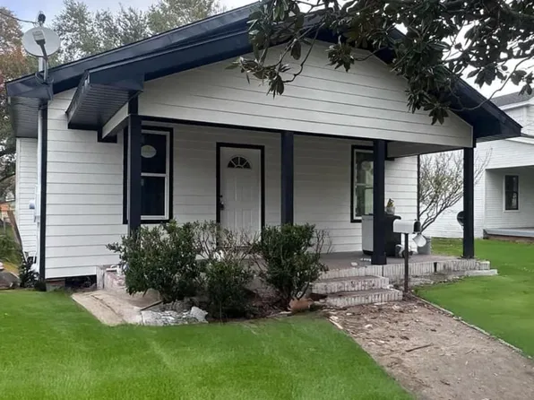 318 Avenue D, Port Neches, TX 77651