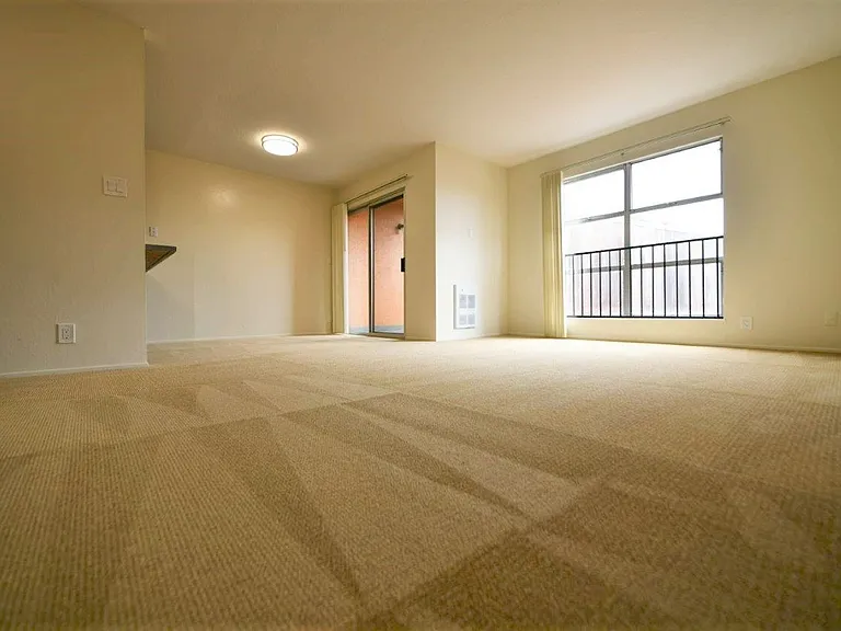 95 Linda Apartments — Photo 13