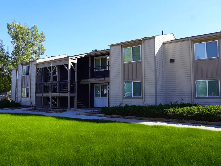 Gateway Village Apartments — Photo 10