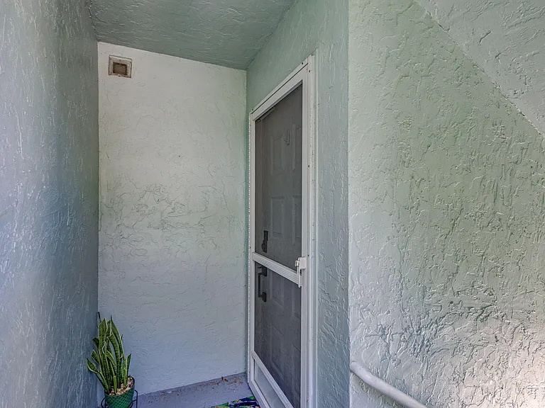 1701 Mizzenmast Way — Photo 8