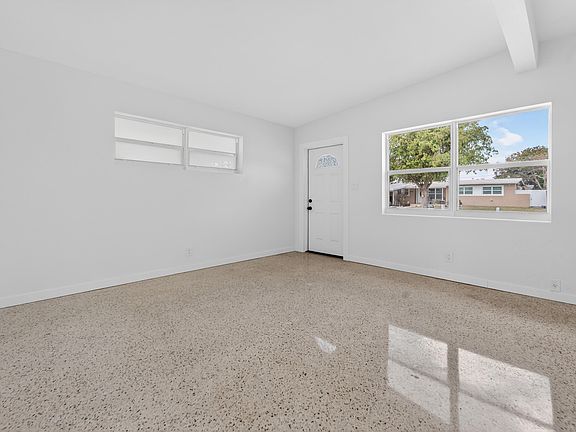 5th image of 1815 Hillcrest Drive