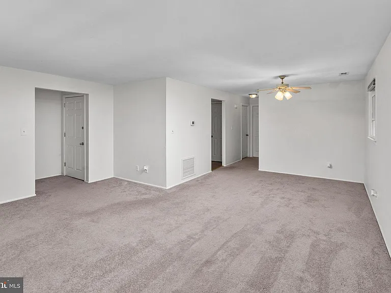 295 Lander Dr #B — Photo 9