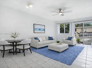 The Carlyle Condominium, Miami Beach, FL 33141