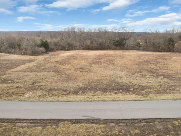 151 Oak View Farms Dr, Foristell, MO 63348