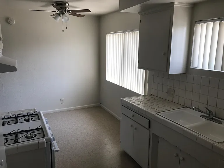912 S Park Cir #11 — Photo 12
