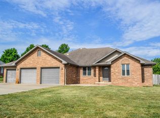 1301 S Meadow Ln, Bolivar, MO 65613