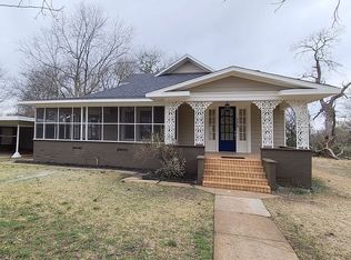 339 N 1st St, Point, TX 75472