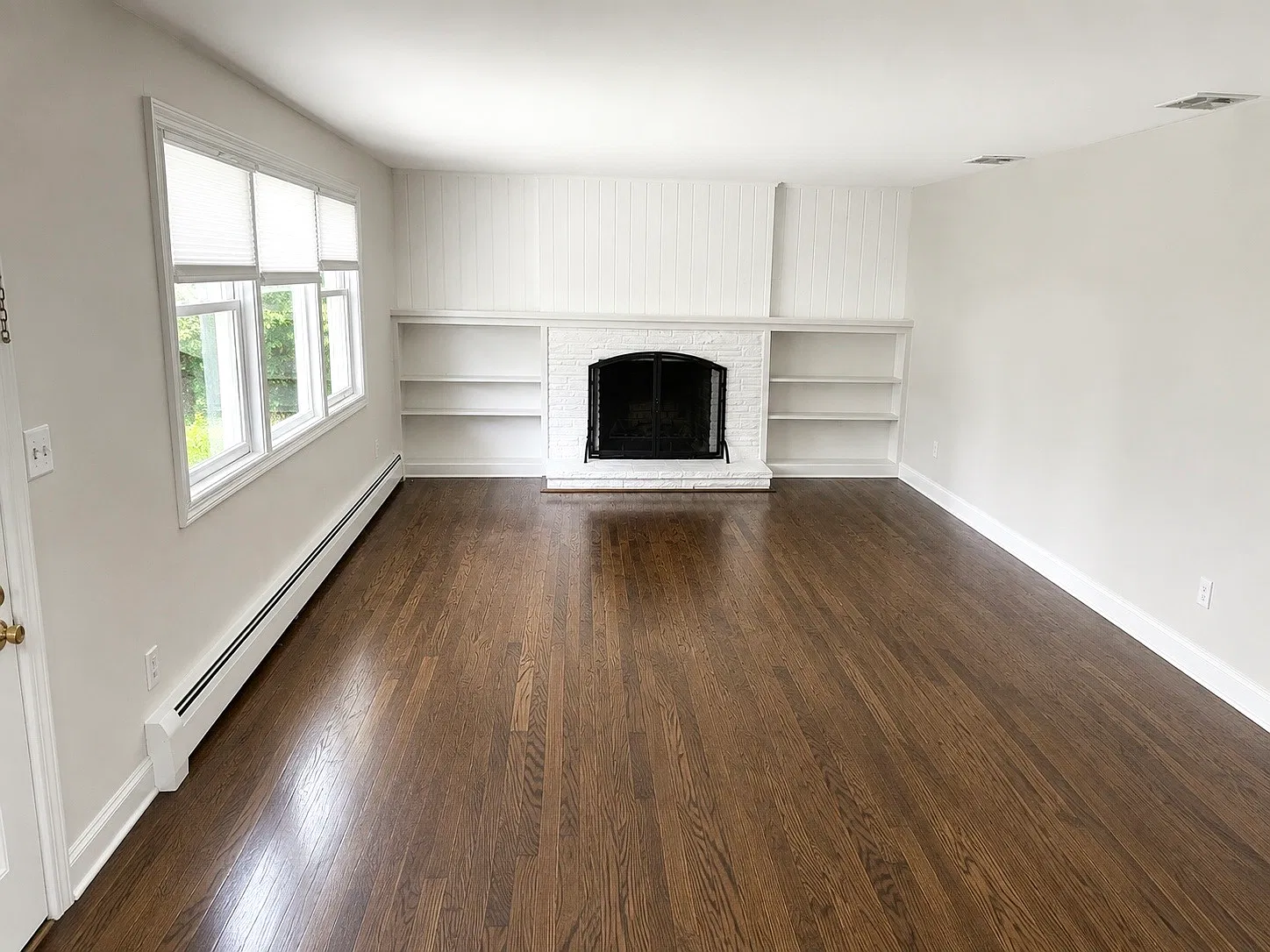 3 bed, 1.5 bath, 2656 sqft, $4,000 — Photo 2