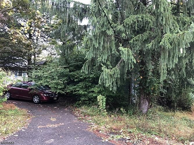 2nd image of 92 Mountain Ave
