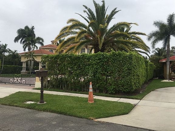 3rd image of 16100 Saddle Ln