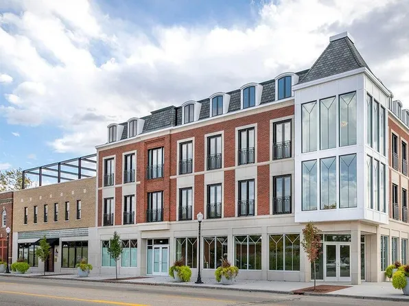 110 W Savidge St #305, Spring Lake, MI 49456
