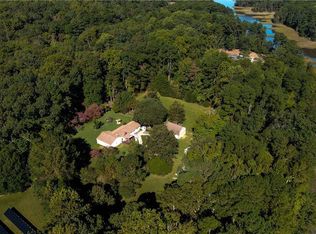 13385 Col Hogan Ln, Carrollton, VA 23314